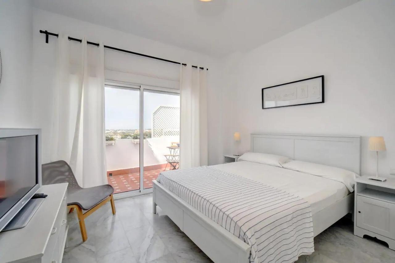 Spacious, Fresh And Fantastic Views Apartment Marbella