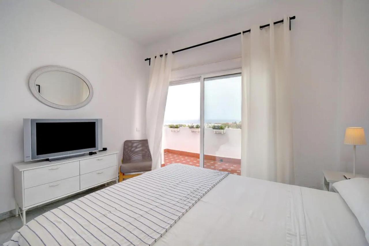 Spacious, Fresh And Fantastic Views *